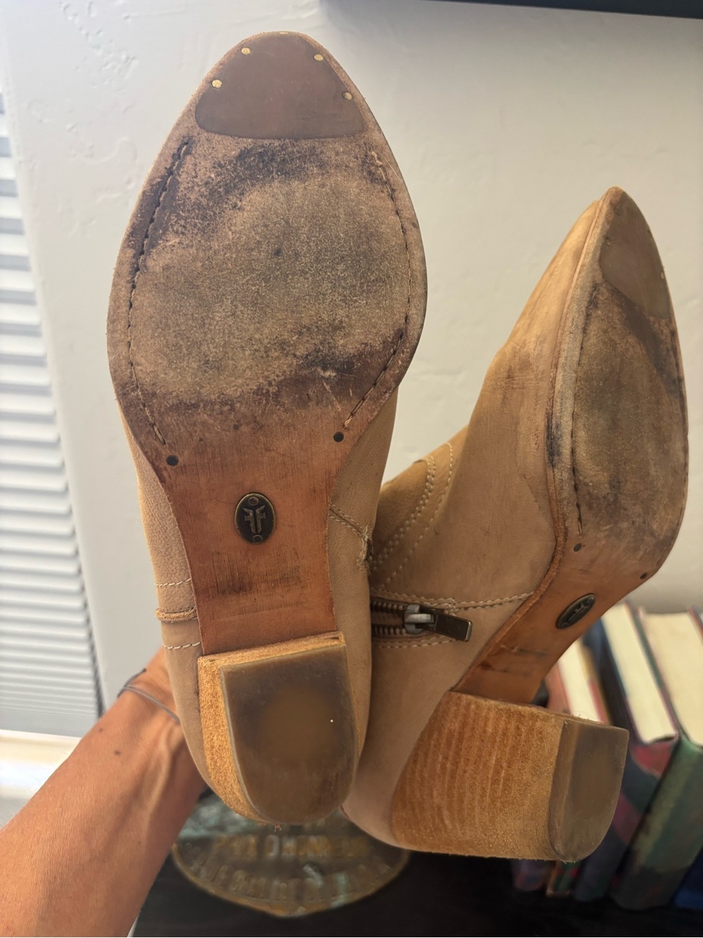 Frye Renee Seam Short Western Ankle Boot size 10M - Picture 8 of 9